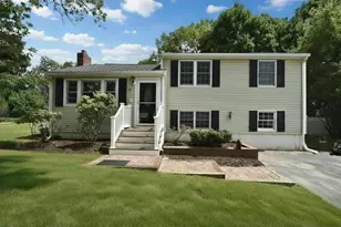14 Centerville Dr, Salem, NH 03079 - Photo 1