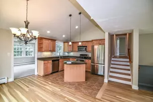 14 Centerville Dr, Salem, NH 03079 - Photo 3