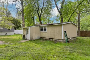 14 Belmont St, Salem, NH 03079 - Photo 5