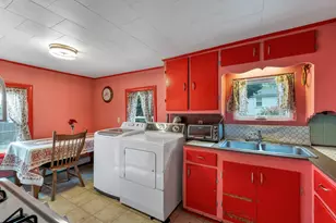 14 Belmont St, Salem, NH 03079 - Photo 9