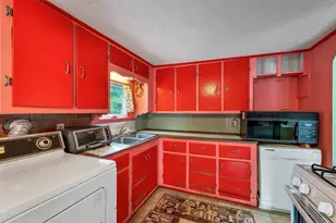 14 Belmont St, Salem, NH 03079 - Photo 11