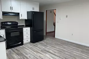 30 Emerald Dr, Derry, NH 03038 - Photo 5