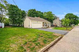 137 Wedgewood Ln, Manchester, NH 03109 - Photo 39
