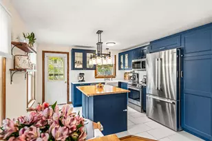 137 Wedgewood Ln, Manchester, NH 03109 - Photo 15