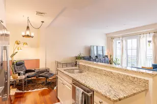 77 Hanover St, Portsmouth, NH 03801 - Photo 9