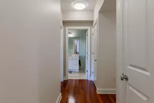77 Hanover St, Portsmouth, NH 03801 - Photo 15