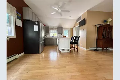 29 Lee Avenue, Manchester, NH 03109 - Photo 3
