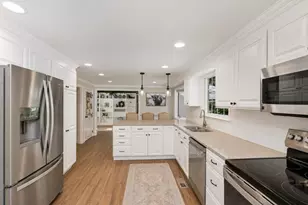 53 Sullivan Rd, Hudson, NH 03051 - Photo 13