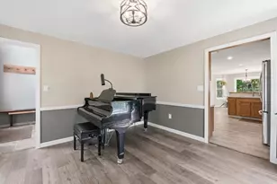 16 Hillsboro Cir, Milford, NH 03055 - Photo 11