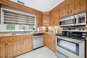 13 Diamond Ave, Salem, NH 03079 - Photo 15