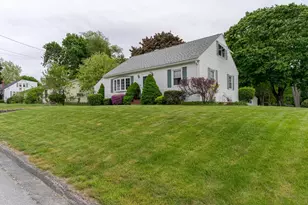 8 Lowell Ave, Dover, NH 03820 - Photo 3