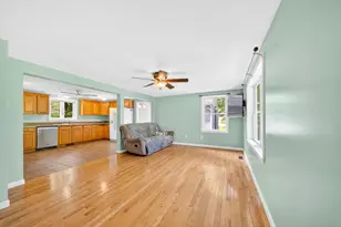526 Pembroke St, Pembroke, NH 03275 - Photo 17