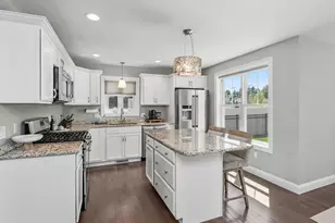 165 Shore Dr, Nashua, NH 03062 - Photo 9