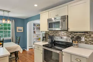 14 Squamscott Rd, Stratham, NH 03885 - Photo 3