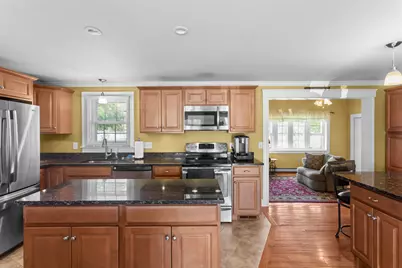 117 Brady Circle, Manchester, NH 03109 - Photo 5