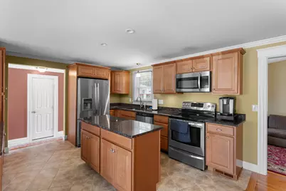 117 Brady Circle, Manchester, NH 03109 - Photo 3