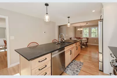 344 Coral Avenue, Manchester, NH 03104 - Photo 5