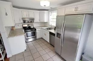 30 Stone Post Cir, Raymond, NH 03077 - Photo 3