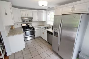 30 Stone Post Cir, Raymond, NH 03077 - Photo 3