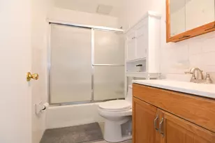 189 N Capitol Hill Dr, Londonderry, NH 03053 - Photo 11