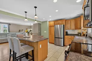 123 Brady Ave, Salem, NH 03079 - Photo 5