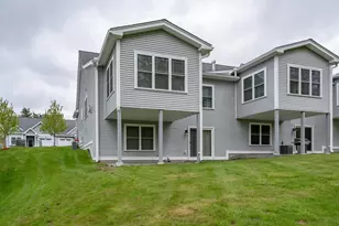 10 Abenaki Cir, Merrimack, NH 03054 - Photo 3