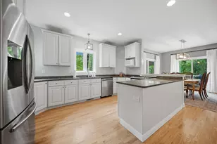 7 Stony Point Dr, Londonderry, NH 03053 - Photo 13