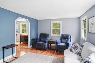 7 Hampshire Dr, Derry, NH 03038 - Photo 11