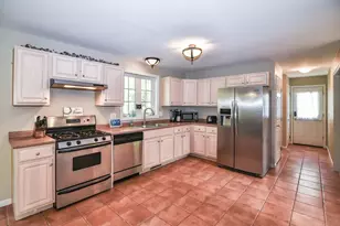 262 Whittington St, Manchester, NH 03104 - Photo 3