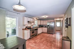 262 Whittington St, Manchester, NH 03104 - Photo 9