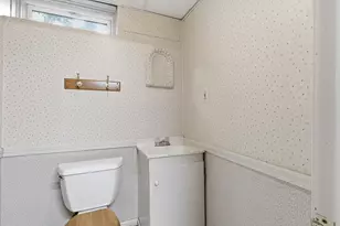 85 Whitney Ave, Manchester, NH 03104 - Photo 33