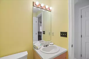 68 Emerald St, Manchester, NH 03103 - Photo 19