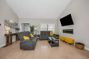 12 Dunstable Cir, Merrimack, NH 03054 - Photo 5