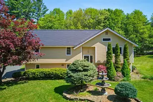 54 Schaefer Cir, Hudson, NH 03051 - Photo 5