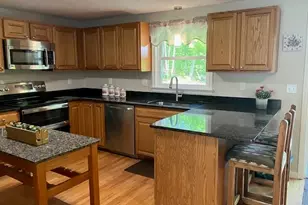 11 Lantern Ln, Londonderry, NH 03053 - Photo 5