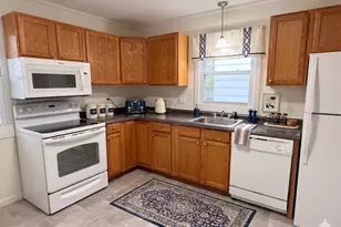 15 Woodbury Ln, Bedford, NH 03110 - Photo 3