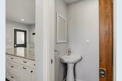 22 Cottage Street, Portsmouth, NH 03801 - Photo 21