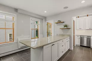 22 Cottage St, Portsmouth, NH 03801 - Photo 17
