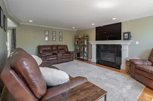 335 Wellington Hill Rd, Manchester, NH 03104 - Photo 3