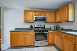 335 Wellington Hill Rd, Manchester, NH 03104 - Photo 11