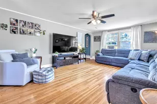 47 Holt Ave, Manchester, NH 03109 - Photo 5