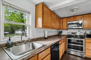 15 Hilda Ave, Derry, NH 03038 - Photo 7