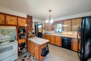 40 Old Deerfield Rd, Candia, NH 03034 - Photo 9
