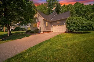 39 Norma Dr, Nashua, NH 03062 - Photo 3