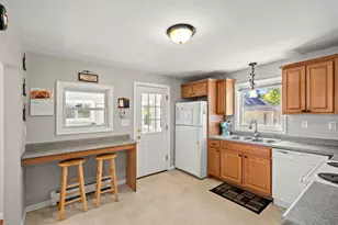 267 Cilley Rd, Manchester, NH 03103 - Photo 3