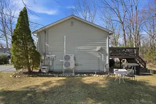 22 Derryfield Rd, Derry, NH 03038 - Photo 5