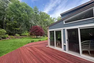 22 Deerwood Dr, Amherst, NH 03031 - Photo 7