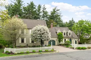 20 Lamplight Dr, Atkinson, NH 03811 - Photo 3