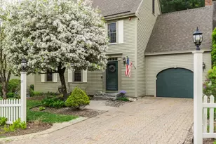 20 Lamplight Dr, Atkinson, NH 03811 - Photo 1