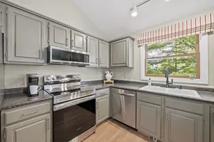 11 Woodsview Ln, Lincoln, NH 03251 - Photo 11